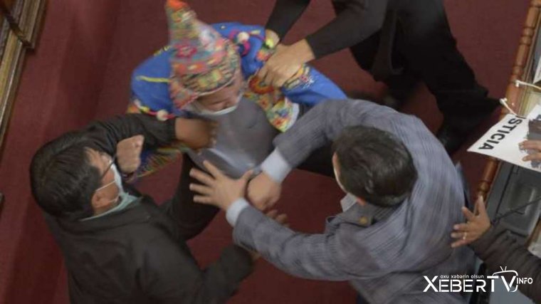 Boliviya parlamentində toqquşma - VİDEO