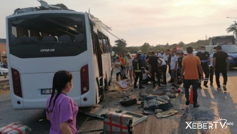 Türkiyədə turistlərlə dolu avtobus qəzaya uğradı
